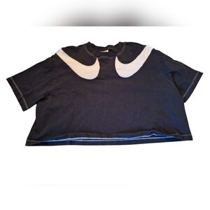 Nike crop top Double Swoosh Medium